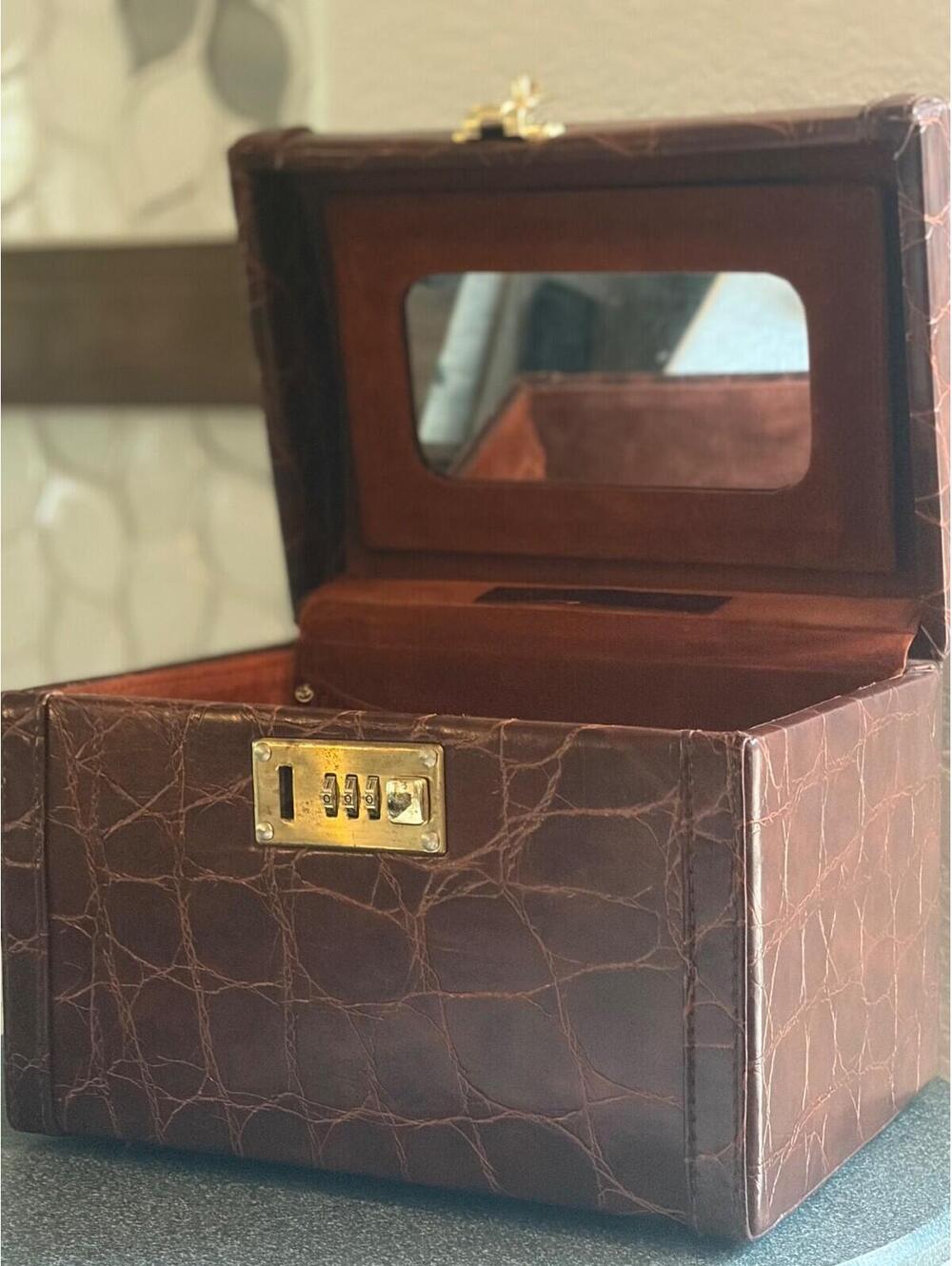 Vintage Dillard’s Croc Embossed Leather Train Case Makeup Jewelry Box
